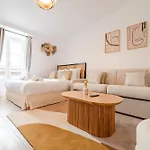 Cia - Champs Elysees Bright Studio 4P
