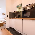 Cia - Champs Elysees Bright Studio 4P